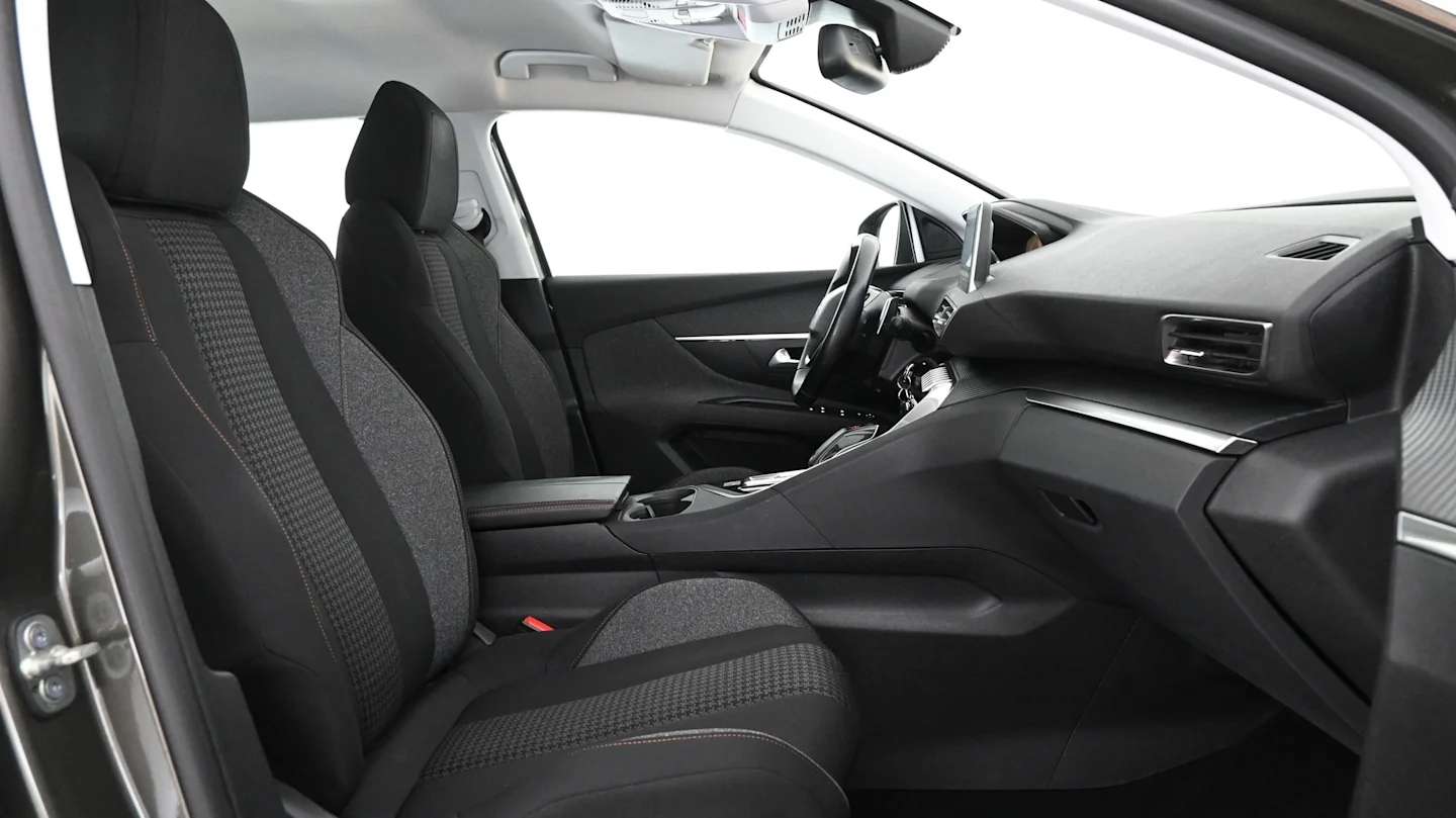 Car Image - 4ZQe2mzEq3YhB10Mxc7mvJ