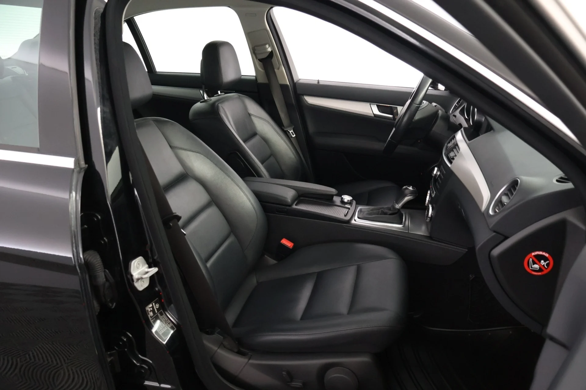Car Image - 2ECqIxFYmzj14c2XijQuZD