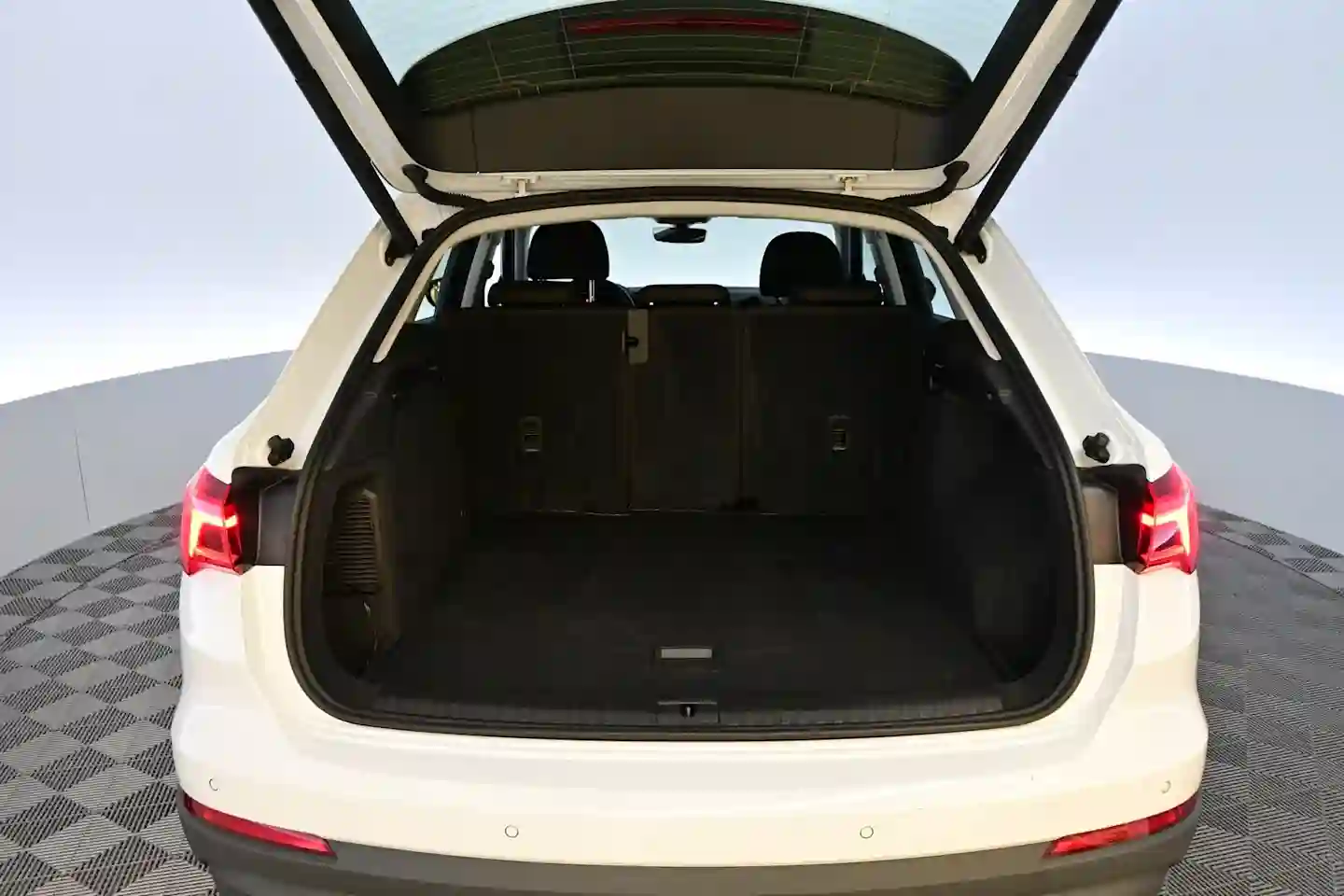 Car Image - vQfdmHOOoWVQu9jTRuYkd