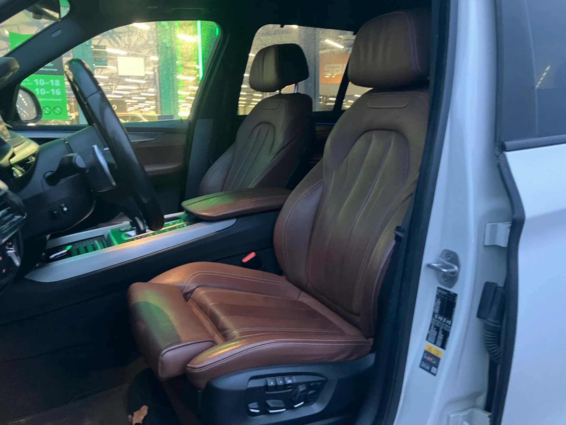 Car Image - 1gYFj6zxBgEtuzJAkS58X9