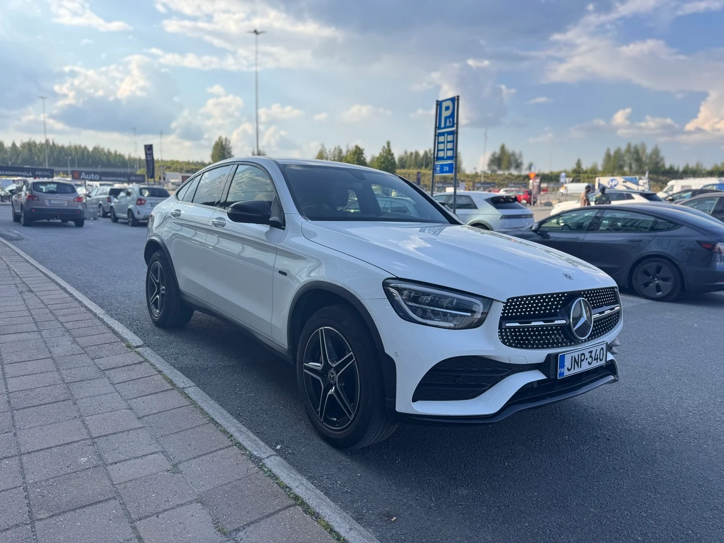 Car Image - 2IcPohgMWEKHOoKEx5vNCp
