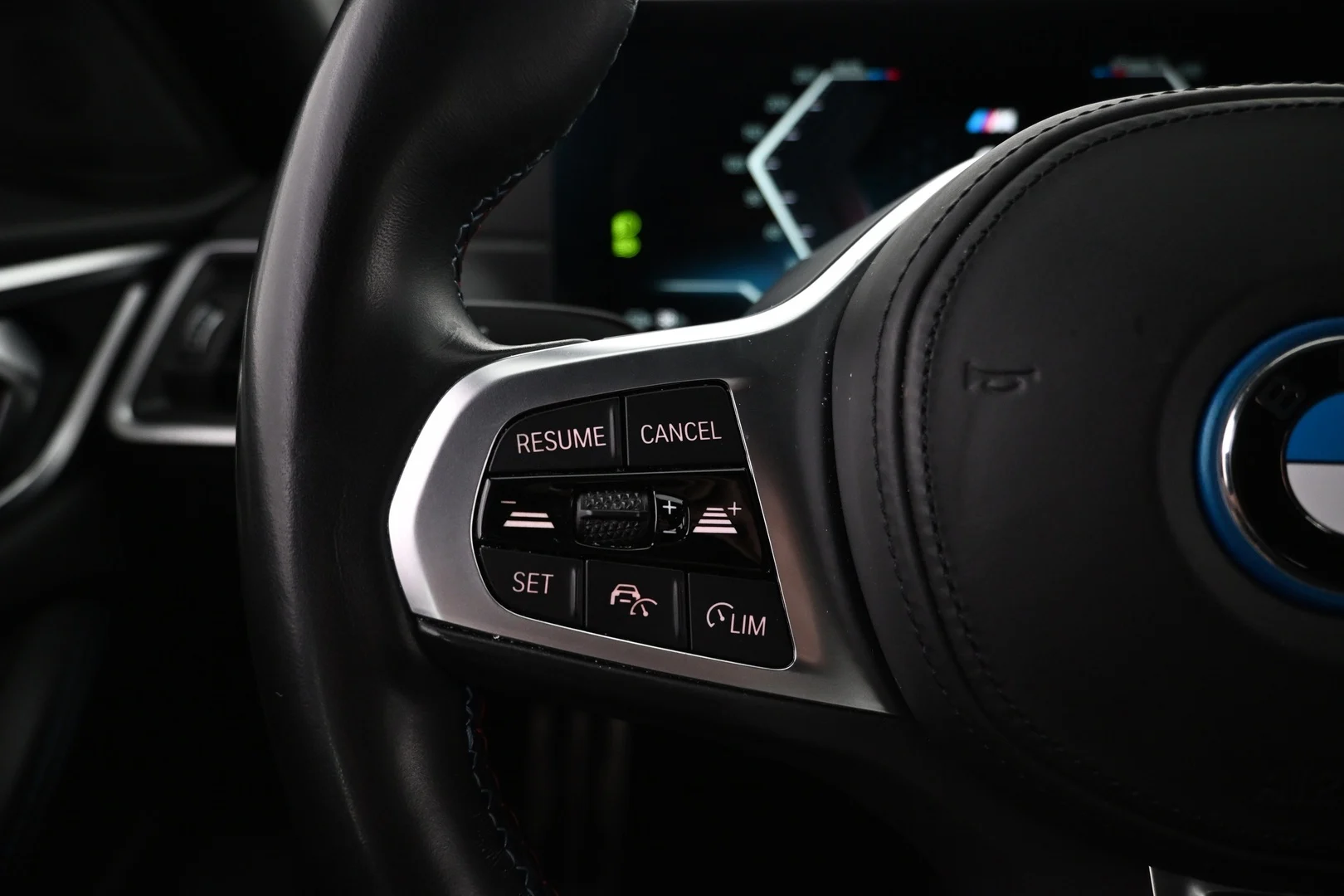 Car Image - EtpRJMCW7riWQUi1K8dD0