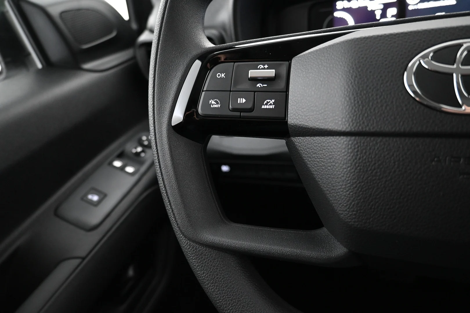 Car Image - 4n1MYXI0Cdi29kFtI2dAyI