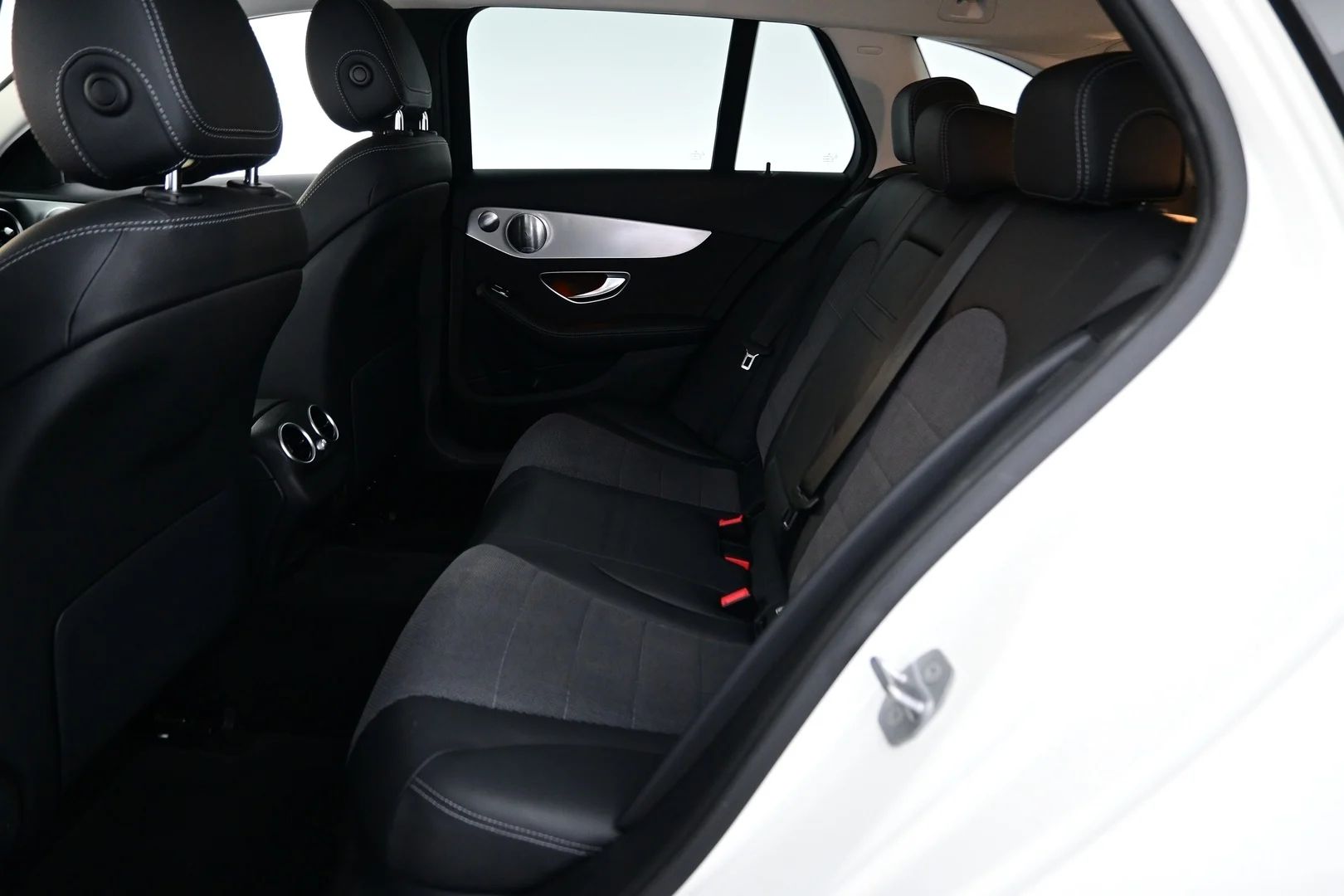 Car Image - 2iBr0wtzMKswZIF3AvXpNe