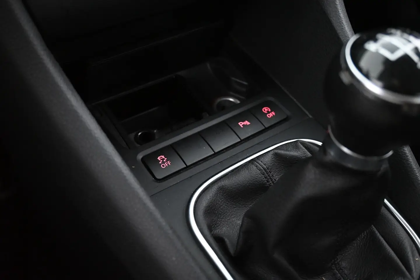 Car Image - 4PUjTZkG06DD75cKPM4Upr