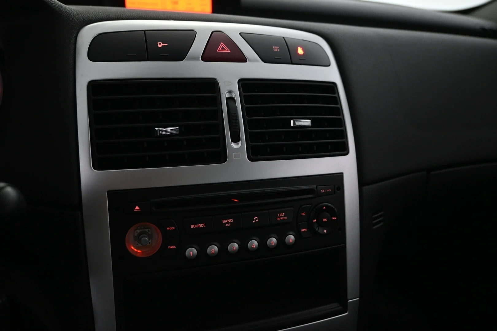 Car Image - 7KzO6uDZgBOXh11j6ff4A2