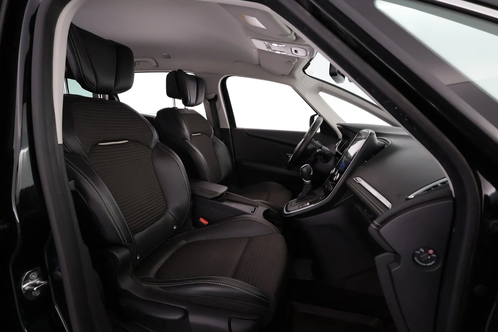 Car Image - 30uzQiHxesofB4h9VhdvkK
