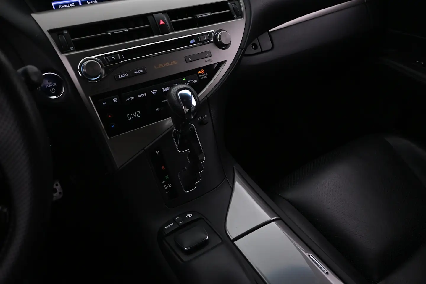 Car Image - 4wtU29RGguBYnfXaAIEGP6