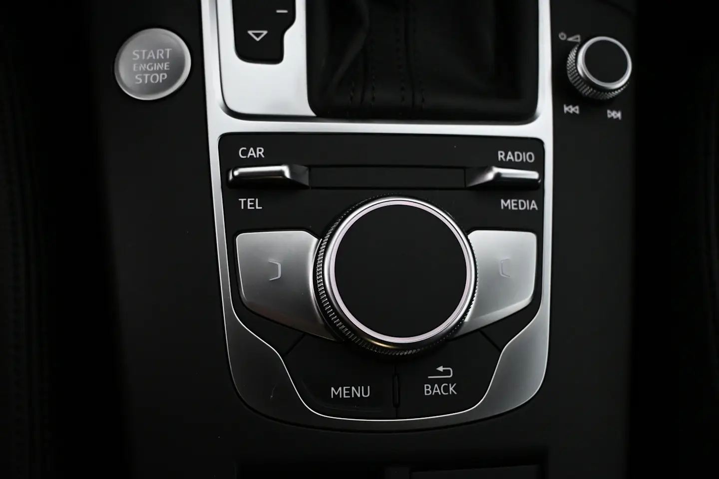 Car Image - CzAAxZGpoZamwVCcgsS1K