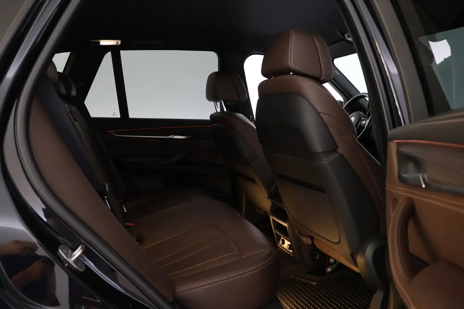 Car Image - 5b6iIfta3ysmhwkKdyELAI
