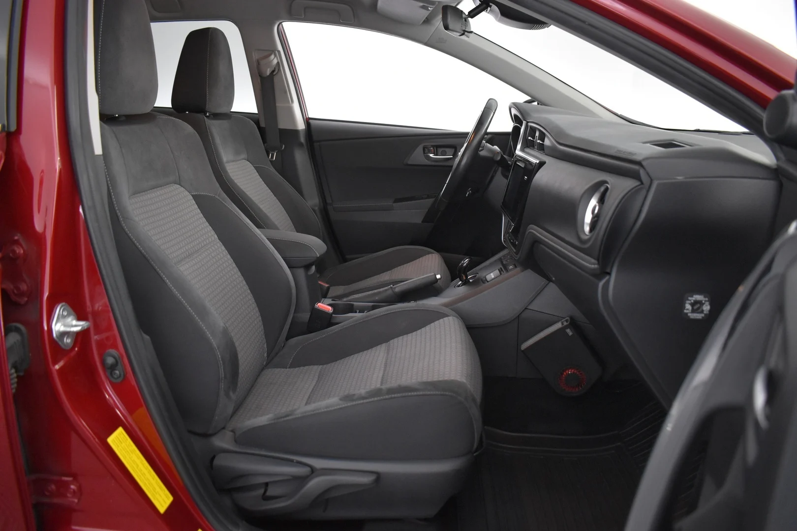 Car Image - uRWHBgPjjTm2N3t4taEvU