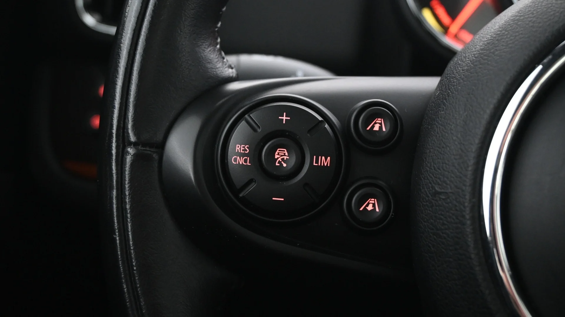 Car Image - 6QMWjWuo4ZqsJV5SzgEY9G