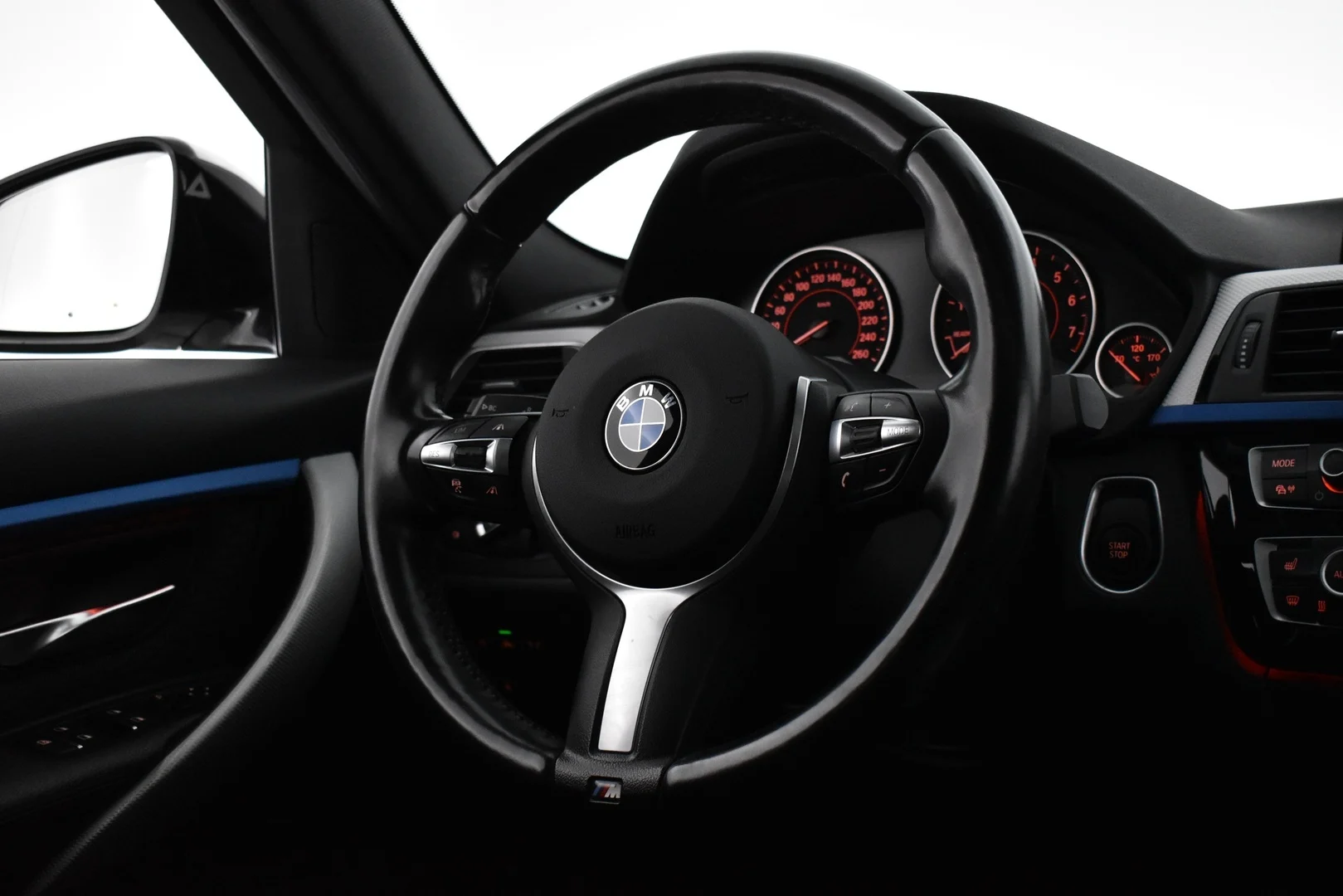 Car Image - 2JbHthMQphIXd1srjTPyvt