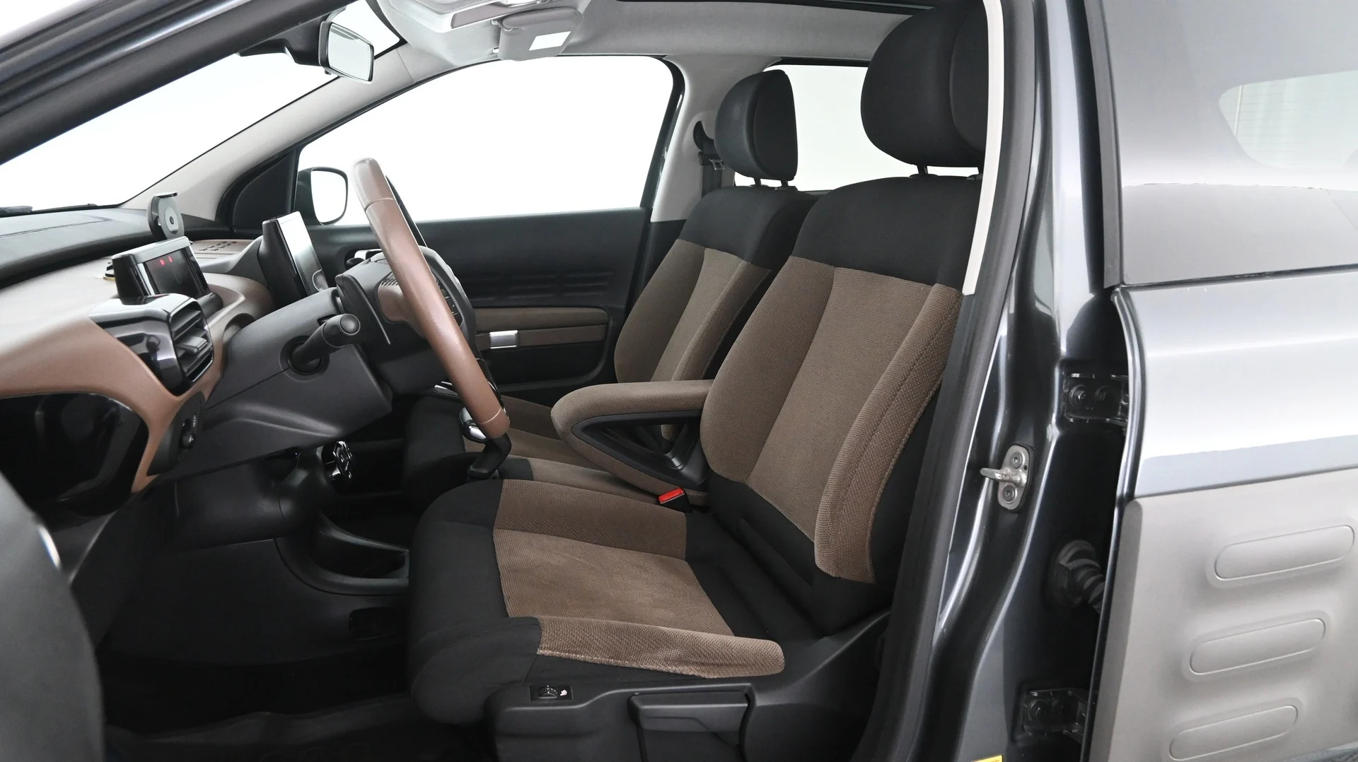 Car Image - 5qze56cwU760D5W0l1kLIf