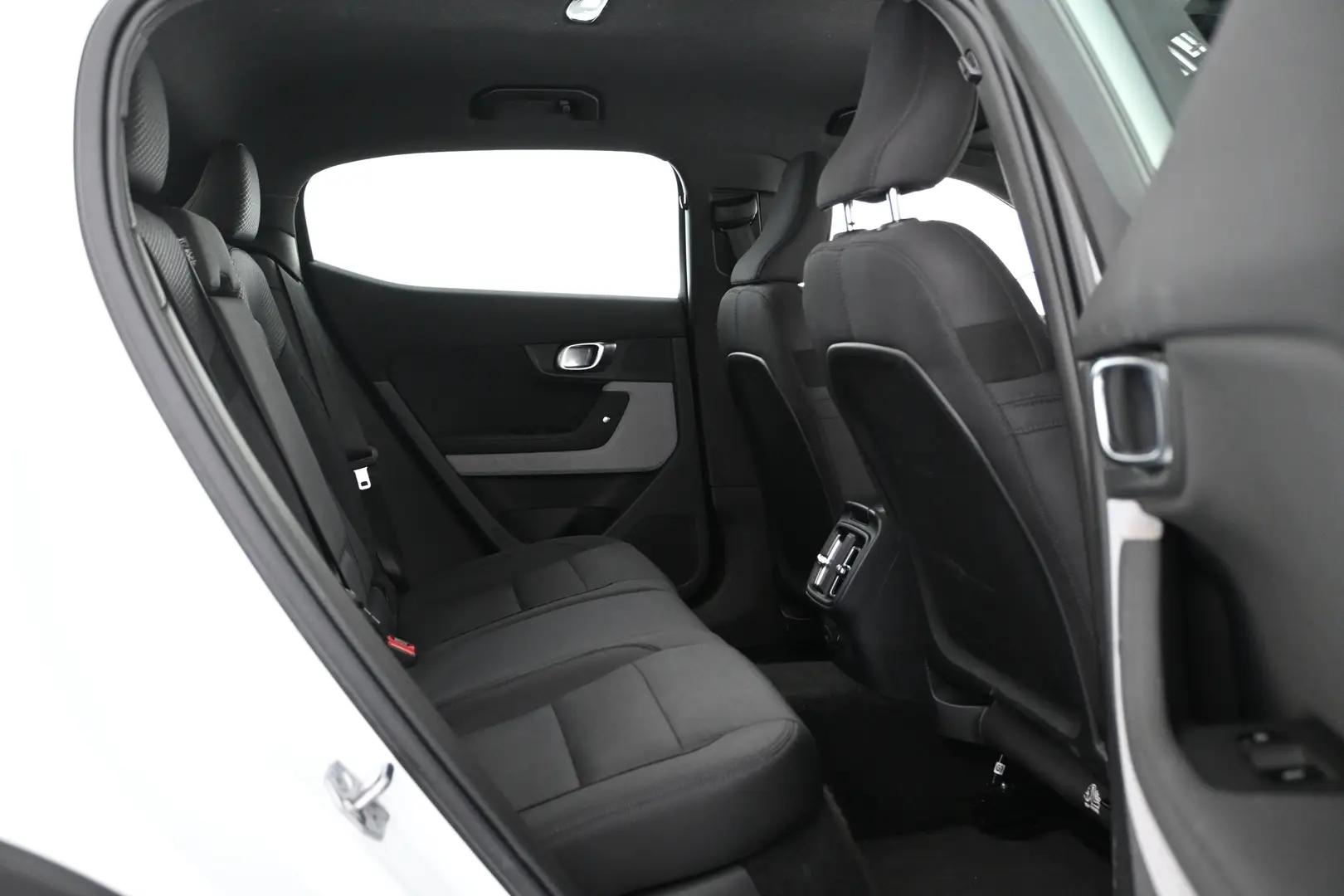 Car Image - 3R0DkSwNfRIe1rppvsNSxV