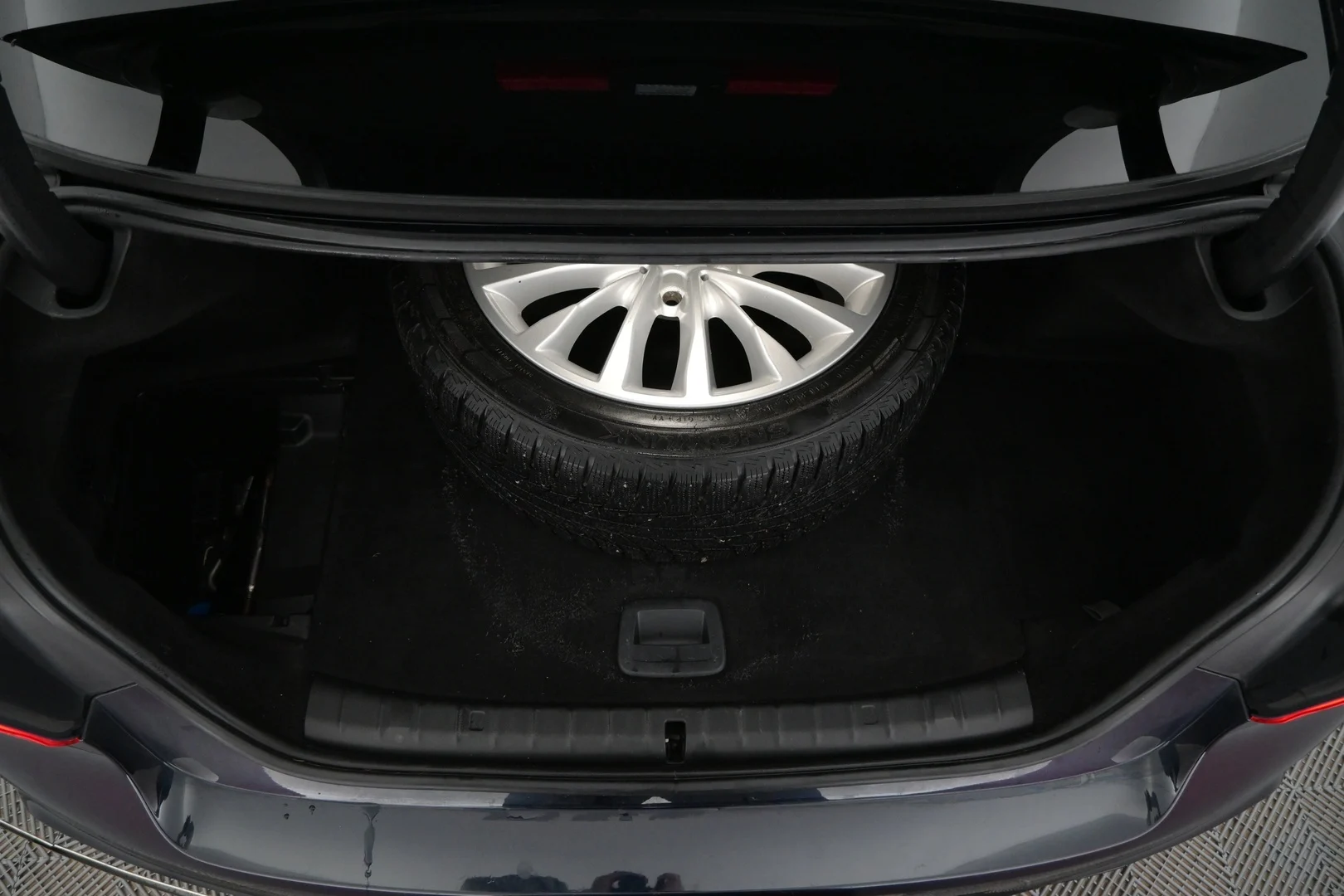 Car Image - 1MjyJacvBqKBH1xaTNF4SY