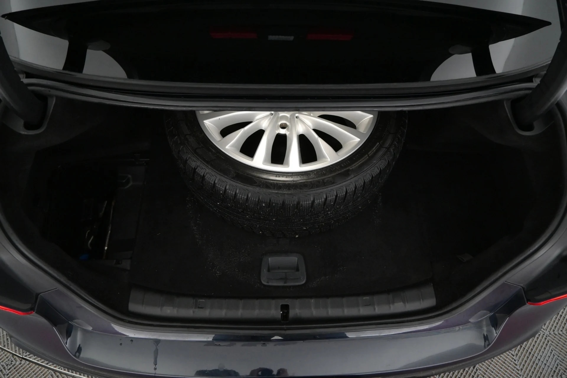 Car Image - 1MjyJacvBqKBH1xaTNF4SY