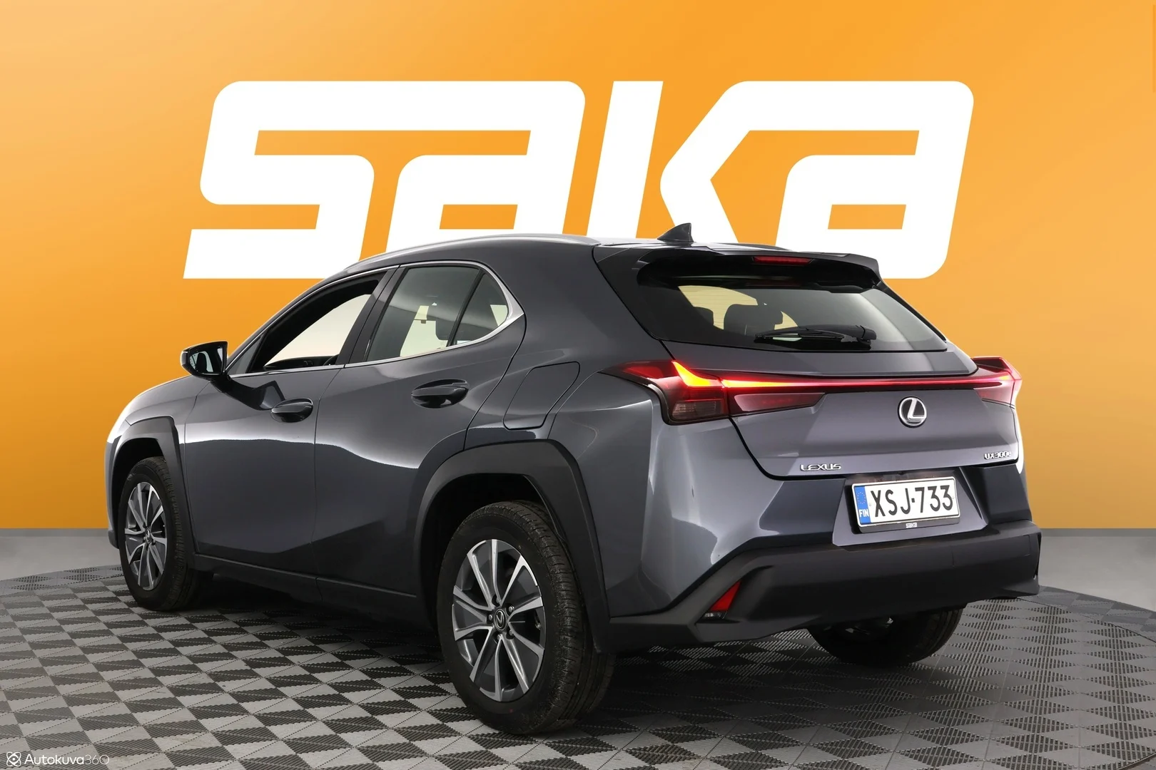 Car Image - 3Lxx1tuTk9mJaAMqc6ot8L