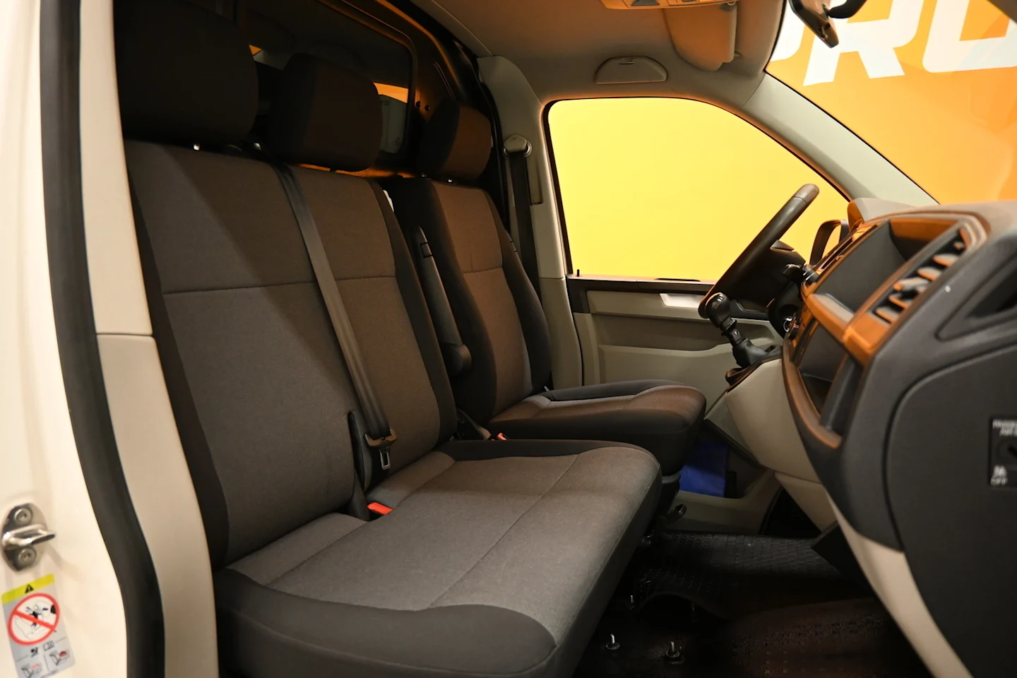 Car Image - MnmlckIlrDKzPyL9x8Ply
