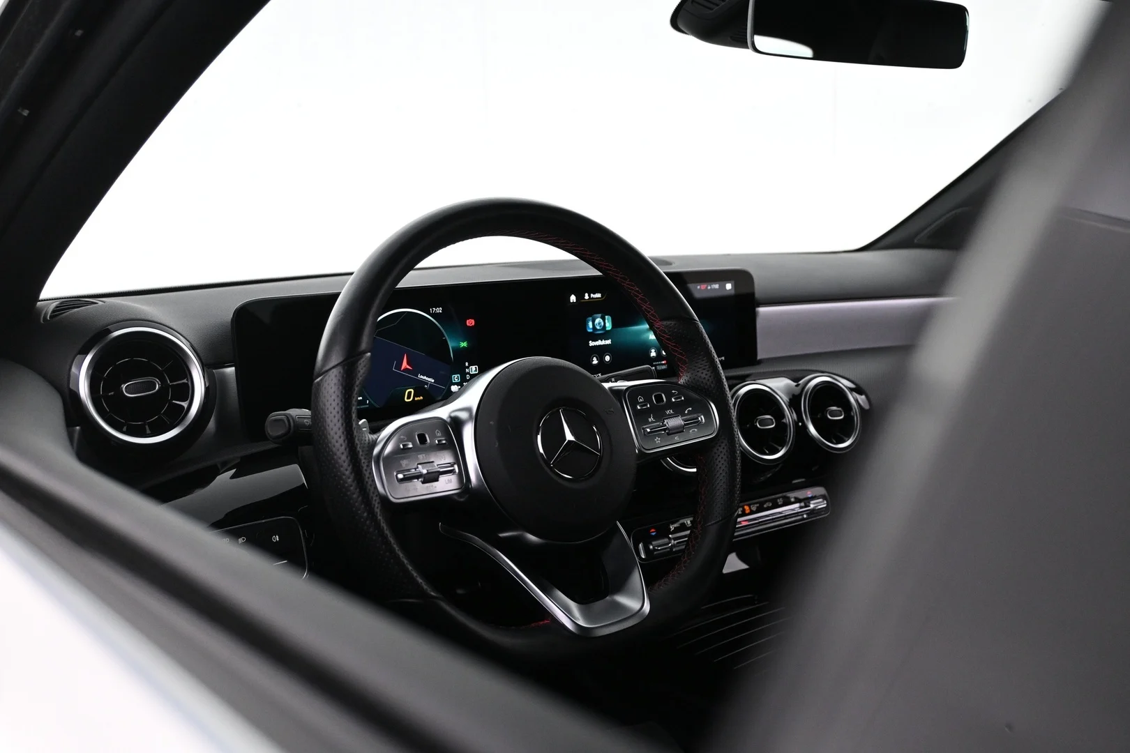 Car Image - 2YMbM2MQFOEgE2jTcjUrj