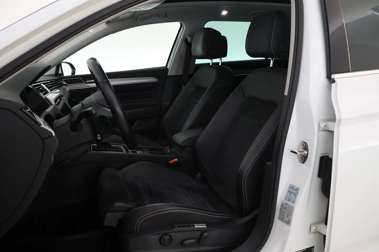 Car Image - 4aJyo3iVnCpC9sCSTrnH6q