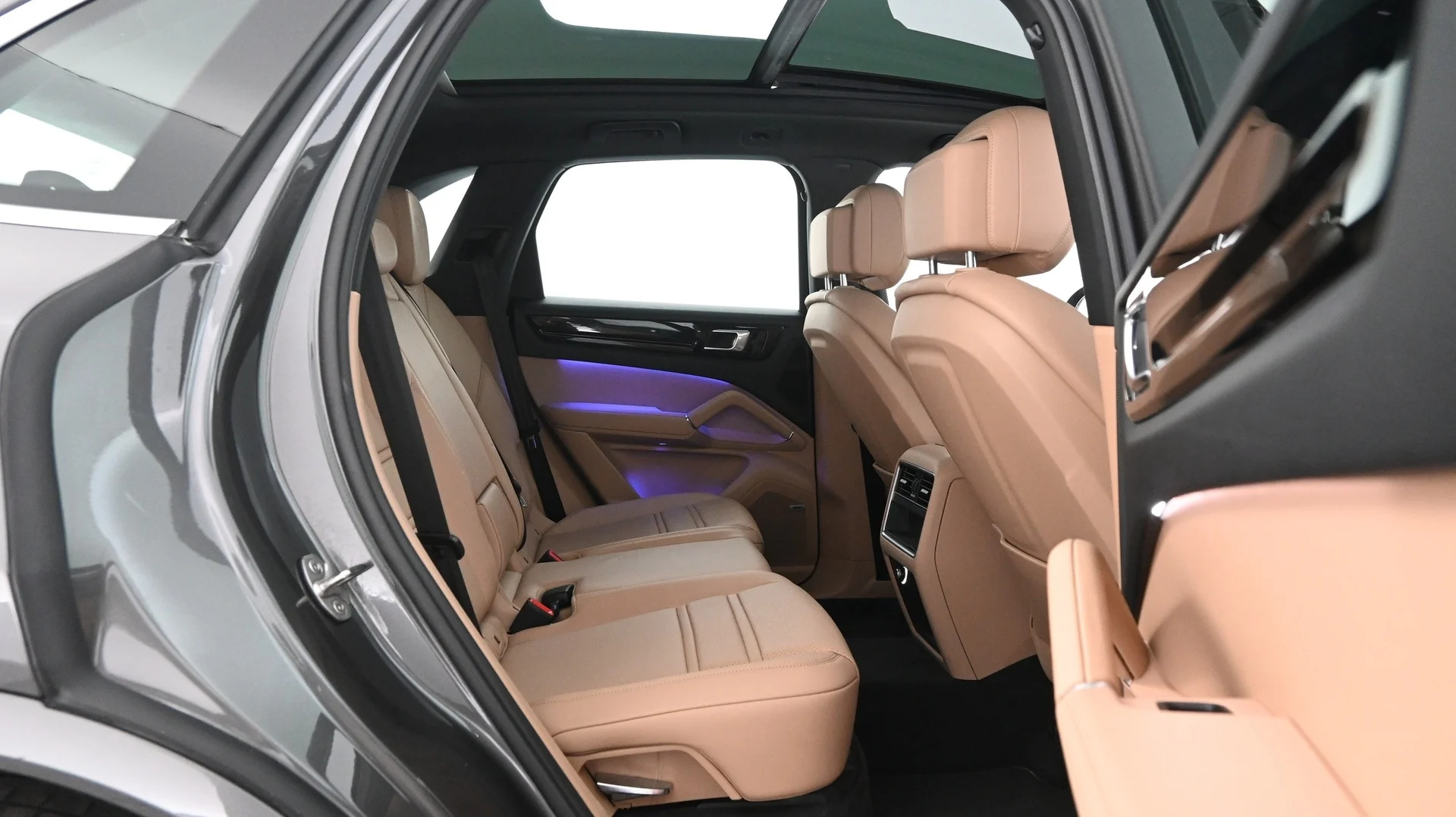 Car Image - 4Y5ySbD2pY4ibAV9fhSG9I
