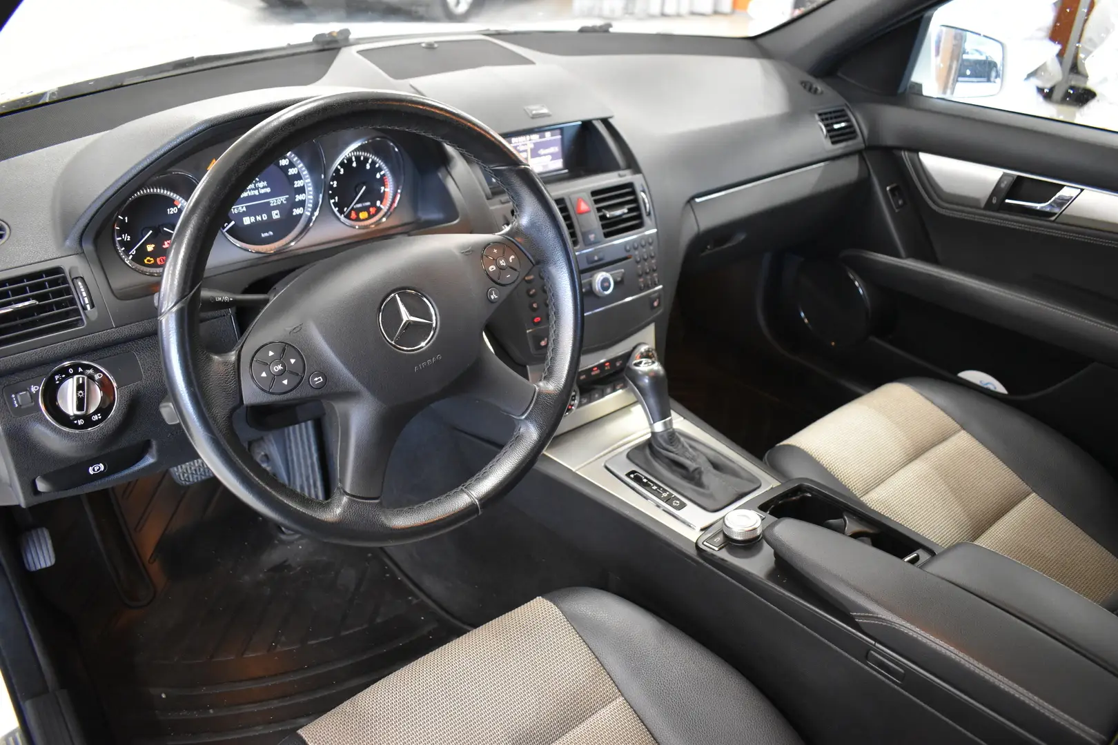 Car Image - 7q08GUI73bNVZ6CWWLMxJv
