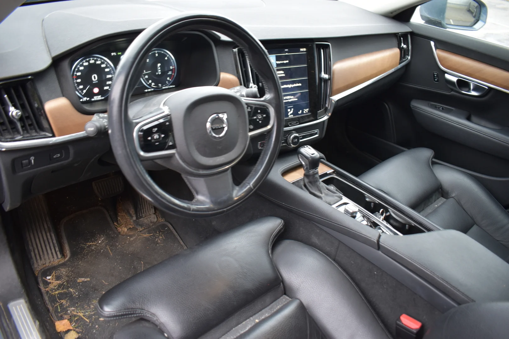 Car Image - 4YK2sHk91lChAJfS3fWMlH