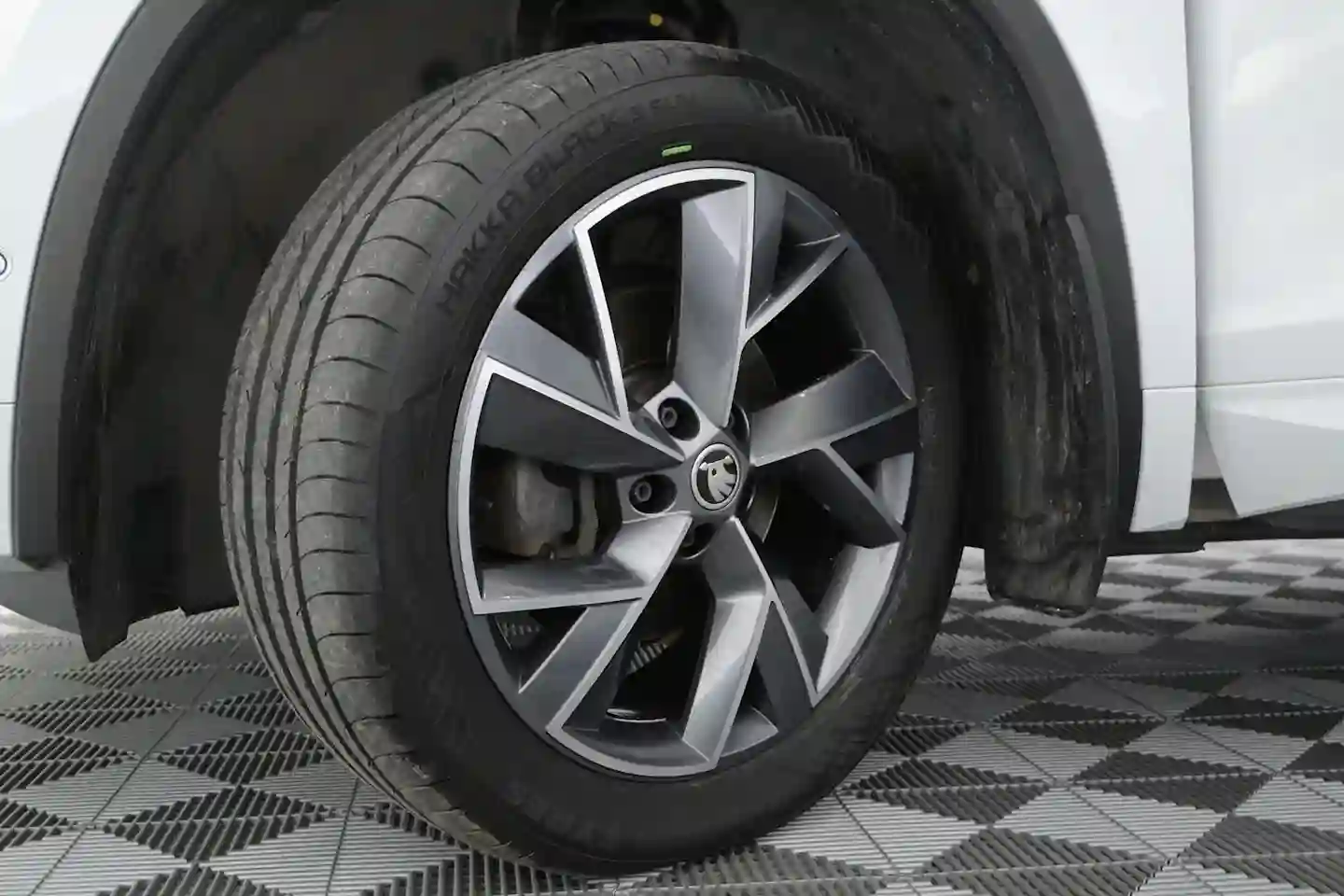 Car Image - 5Q7TPXnHgjJXTB5Whzotox