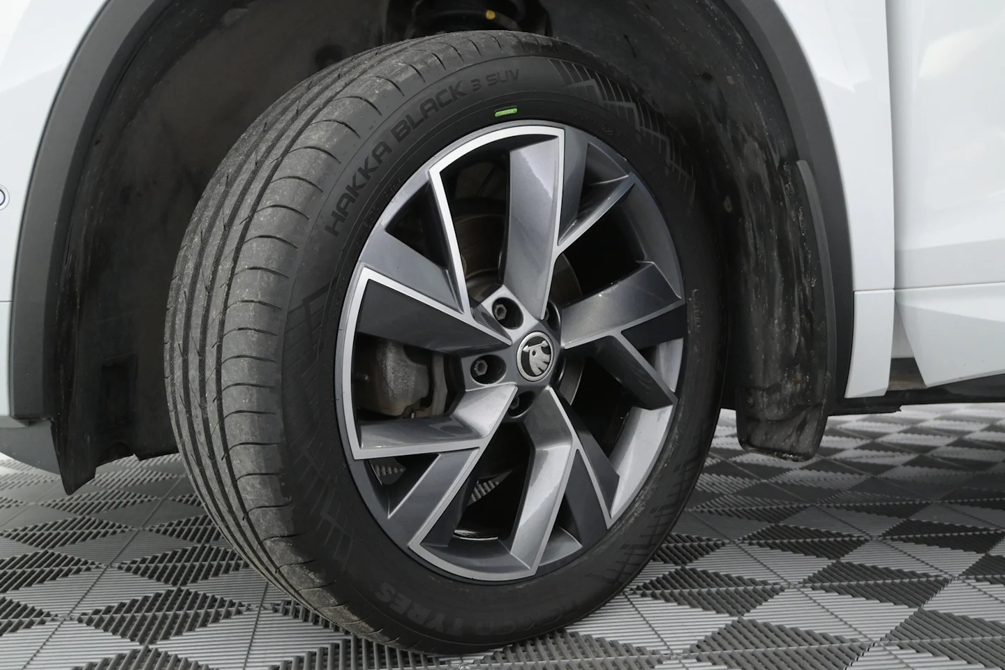 Car Image - 5Q7TPXnHgjJXTB5Whzotox
