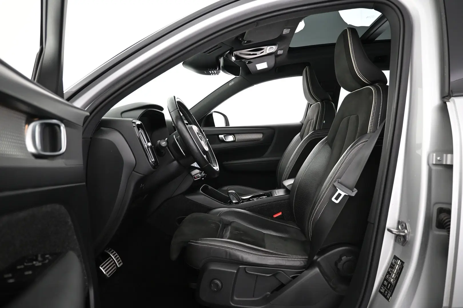 Car Image - NXDdqeLKEf2w9dWDUbJmP