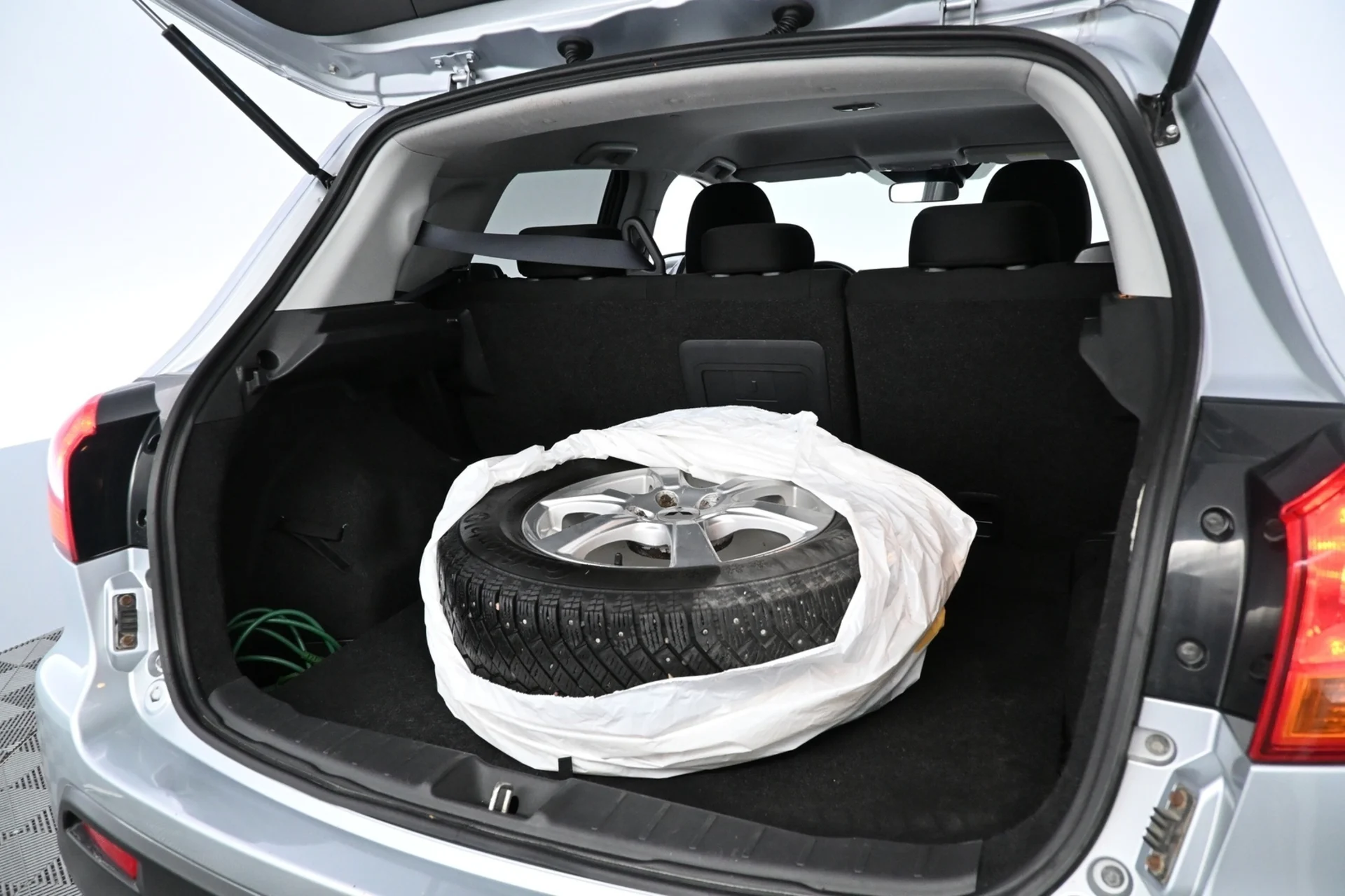 Car Image - 5JA4tuomamoD09FBQgOHwR