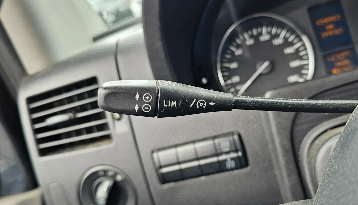 Car Image - 6iTLXBmcbfyZSmObM4ISiM