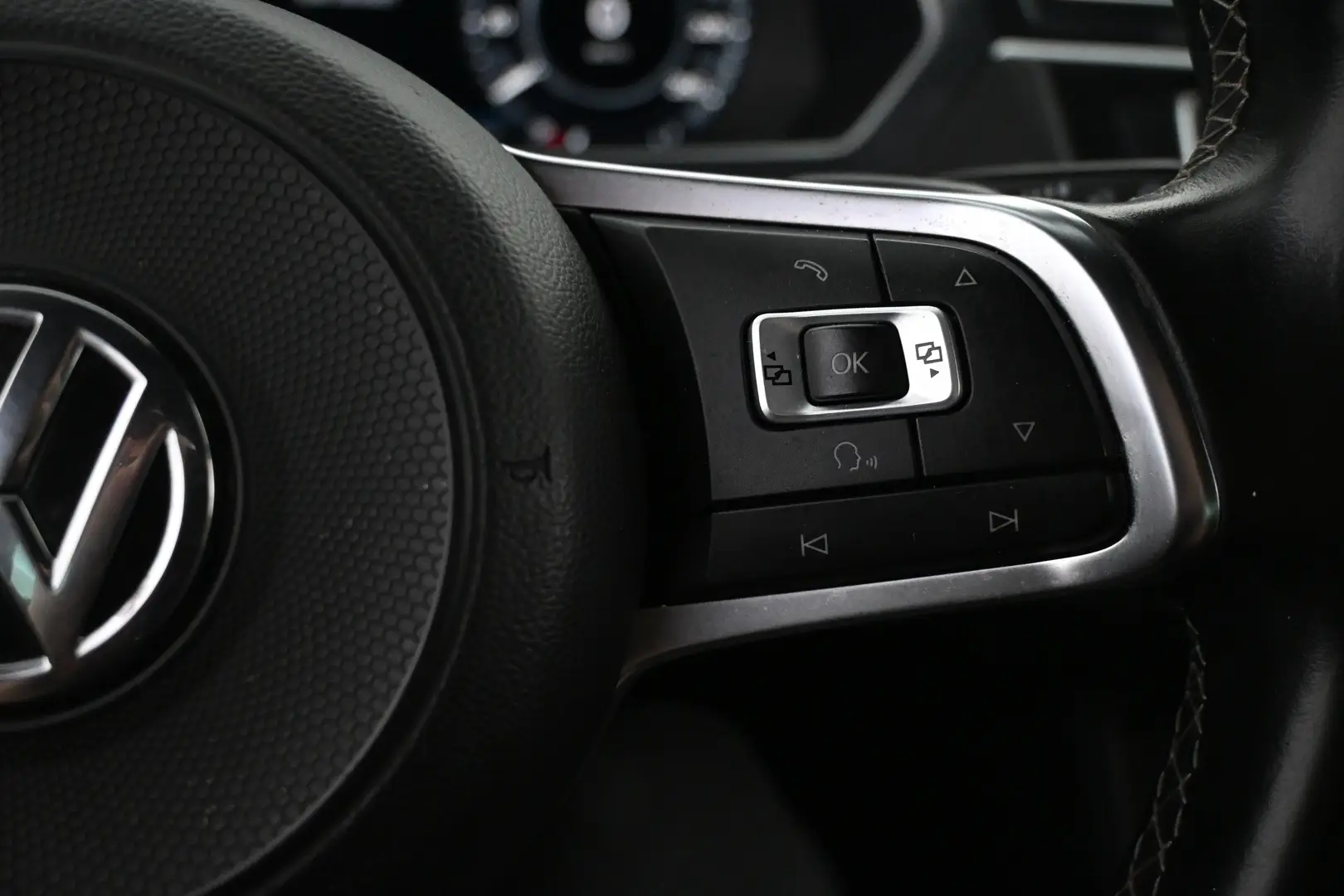 Car Image - 5EkAlc5touwqMjfZgjo9D2