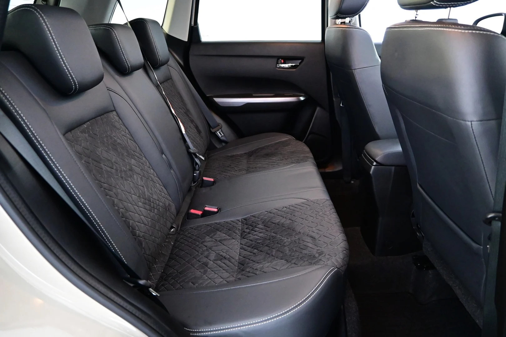 Car Image - 3UOylLCO6UYbgciDwNLL0d