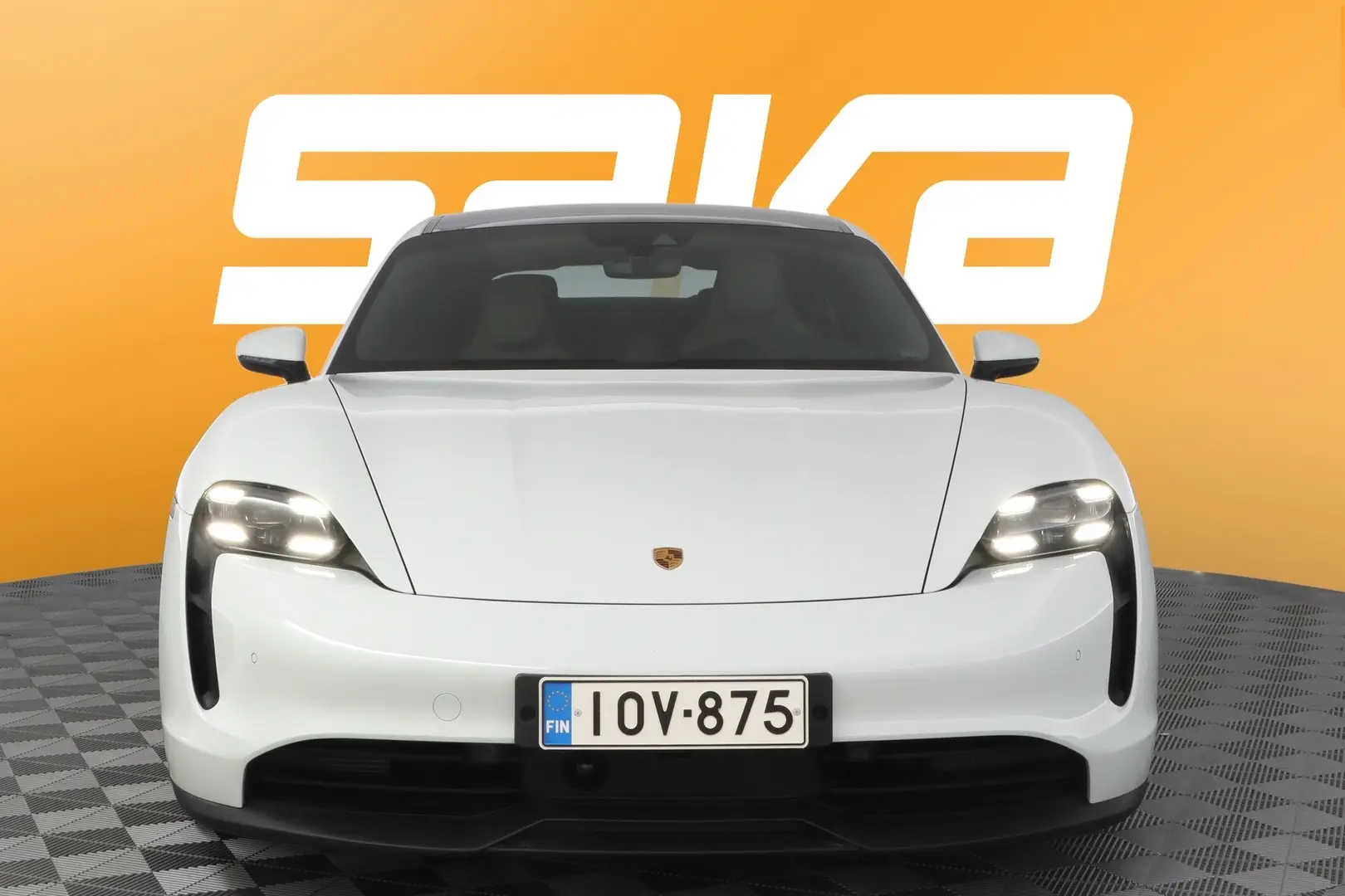 Car Image - 4uY5WbQ9vhCOGH11Rush32