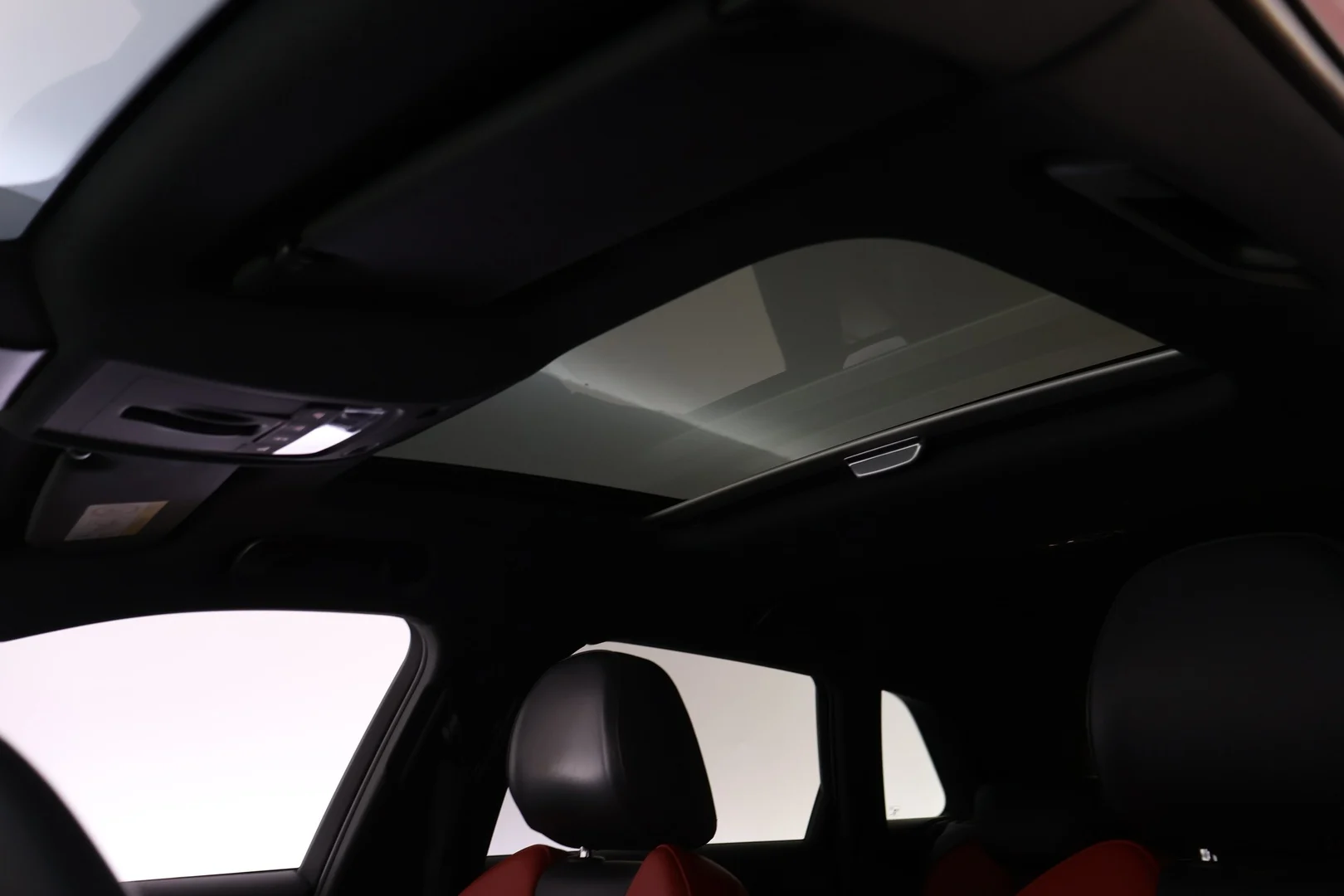 Car Image - 1IKDg5bWKDpXg0QNipkyEZ
