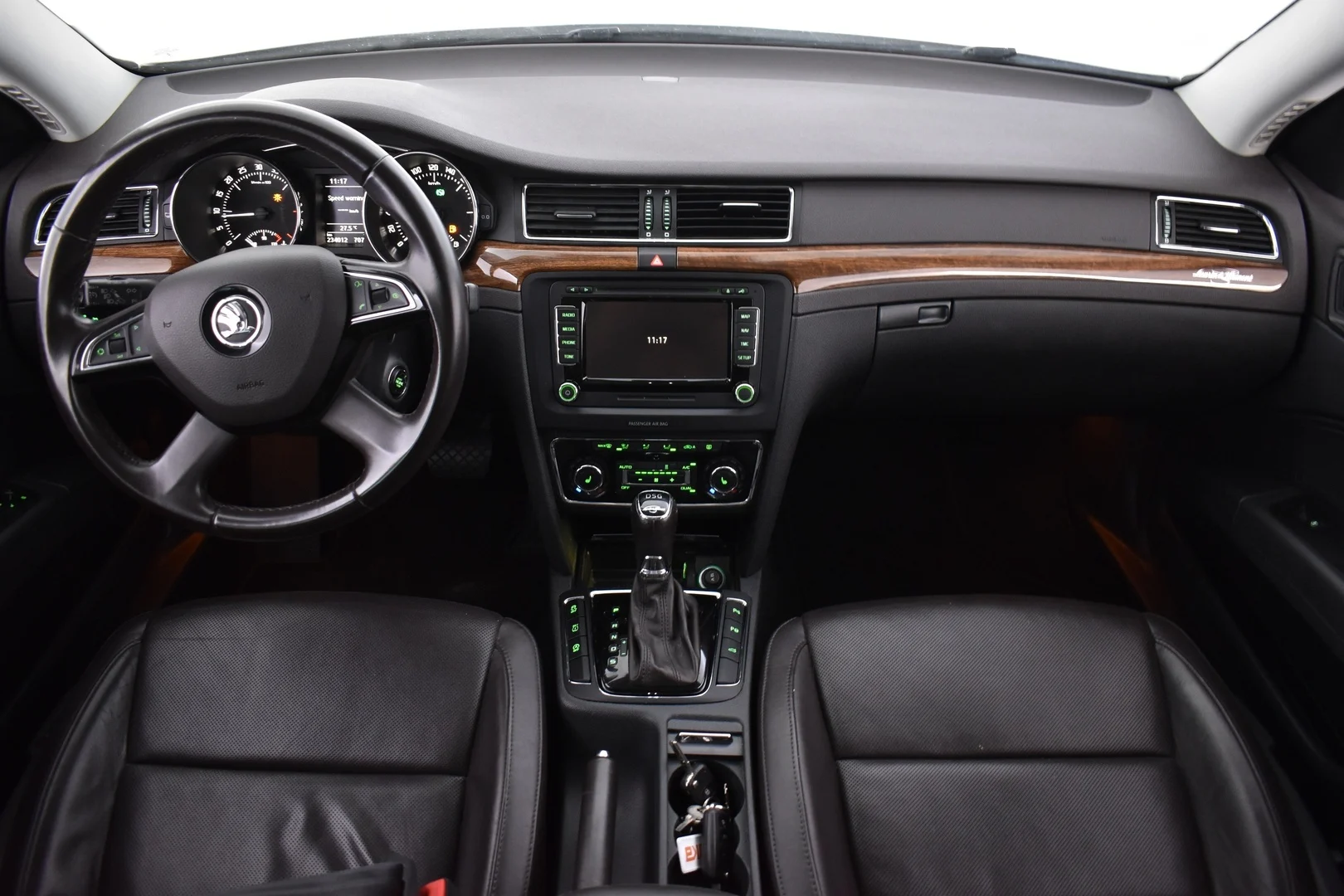 Car Image - MS4iWvbiEdivxwB4uEoip
