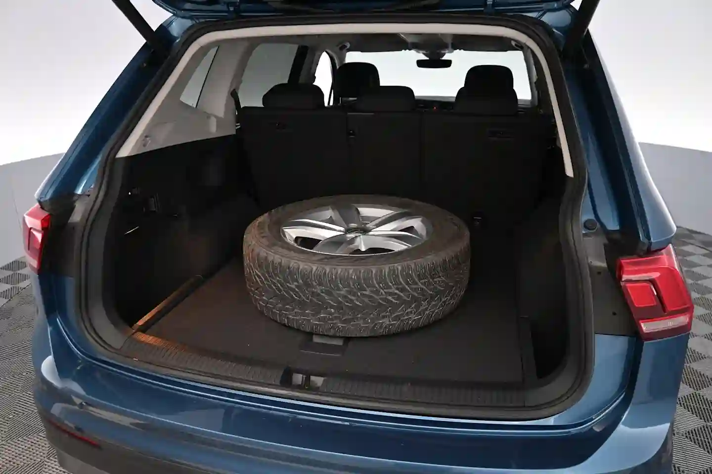 Car Image - wVU67ZzfgRVfJA9aUcTI5