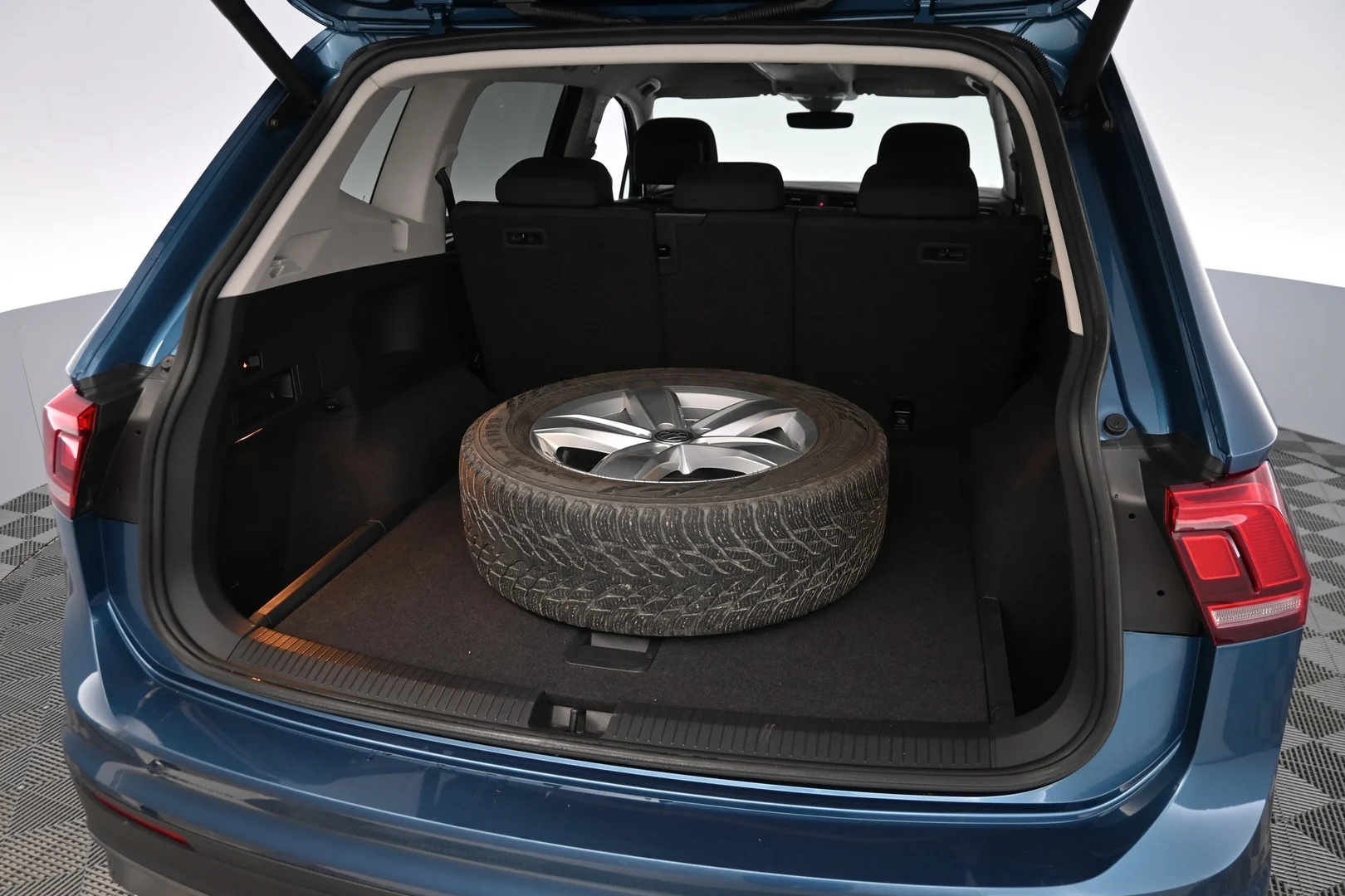 Car Image - wVU67ZzfgRVfJA9aUcTI5