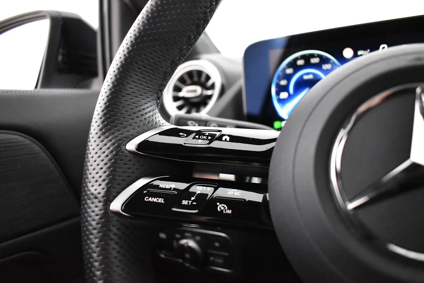 Car Image - 1b6RIeoTckCZYNjNxSakpY