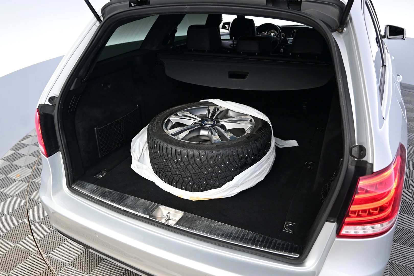 Car Image - 781cZX4Tl1mrHLtlcZ7Eg0