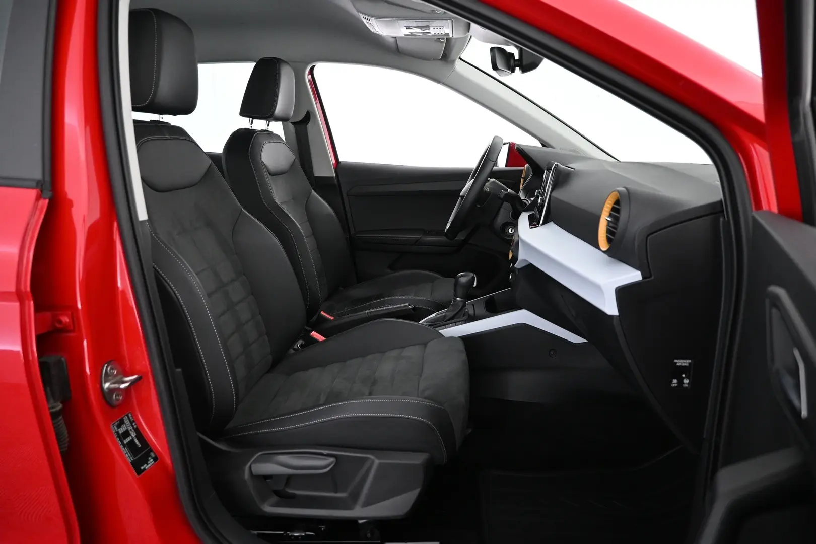 Car Image - YJHhxhOAwgnxXOTw4169y