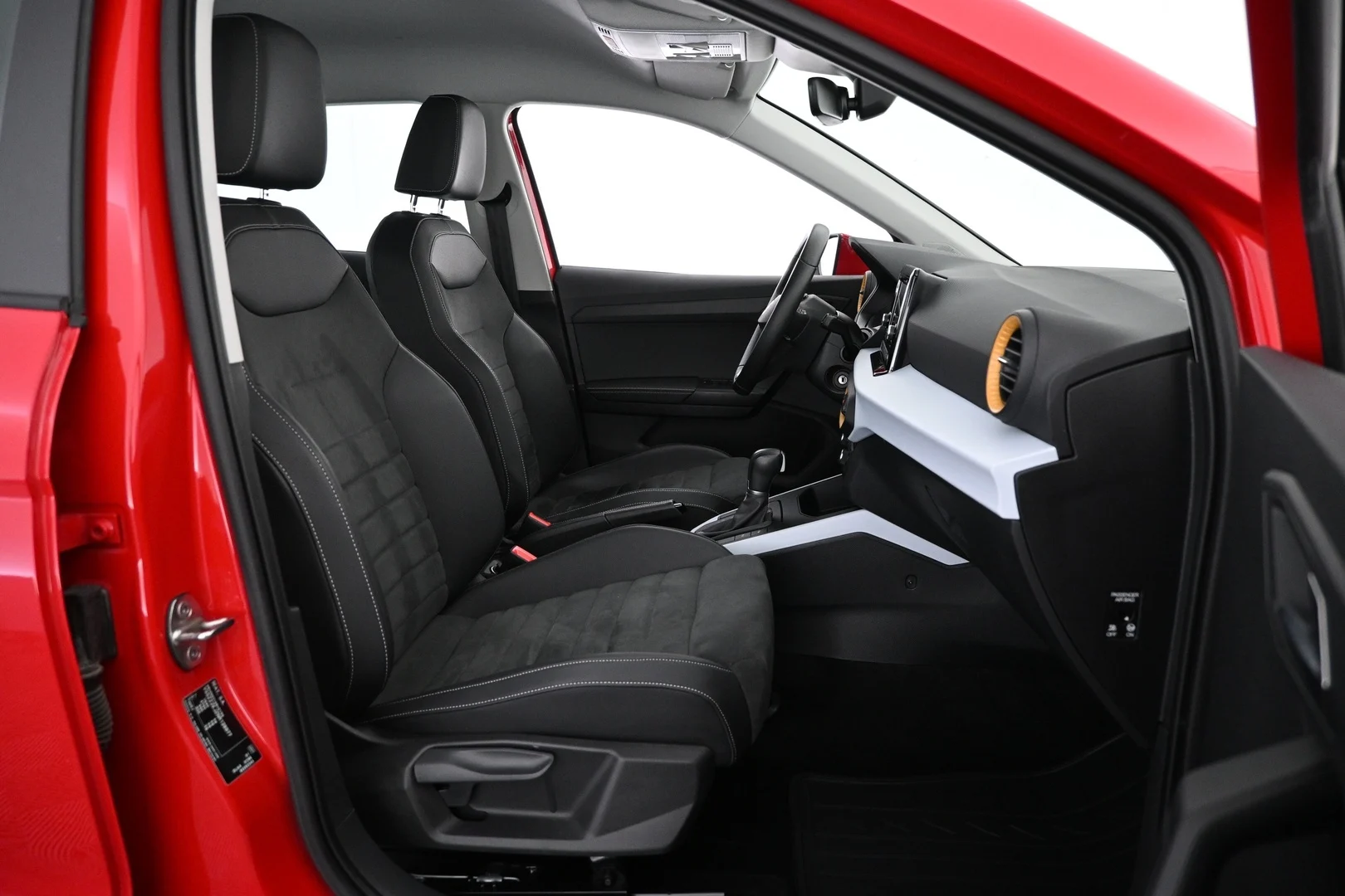 Car Image - YJHhxhOAwgnxXOTw4169y