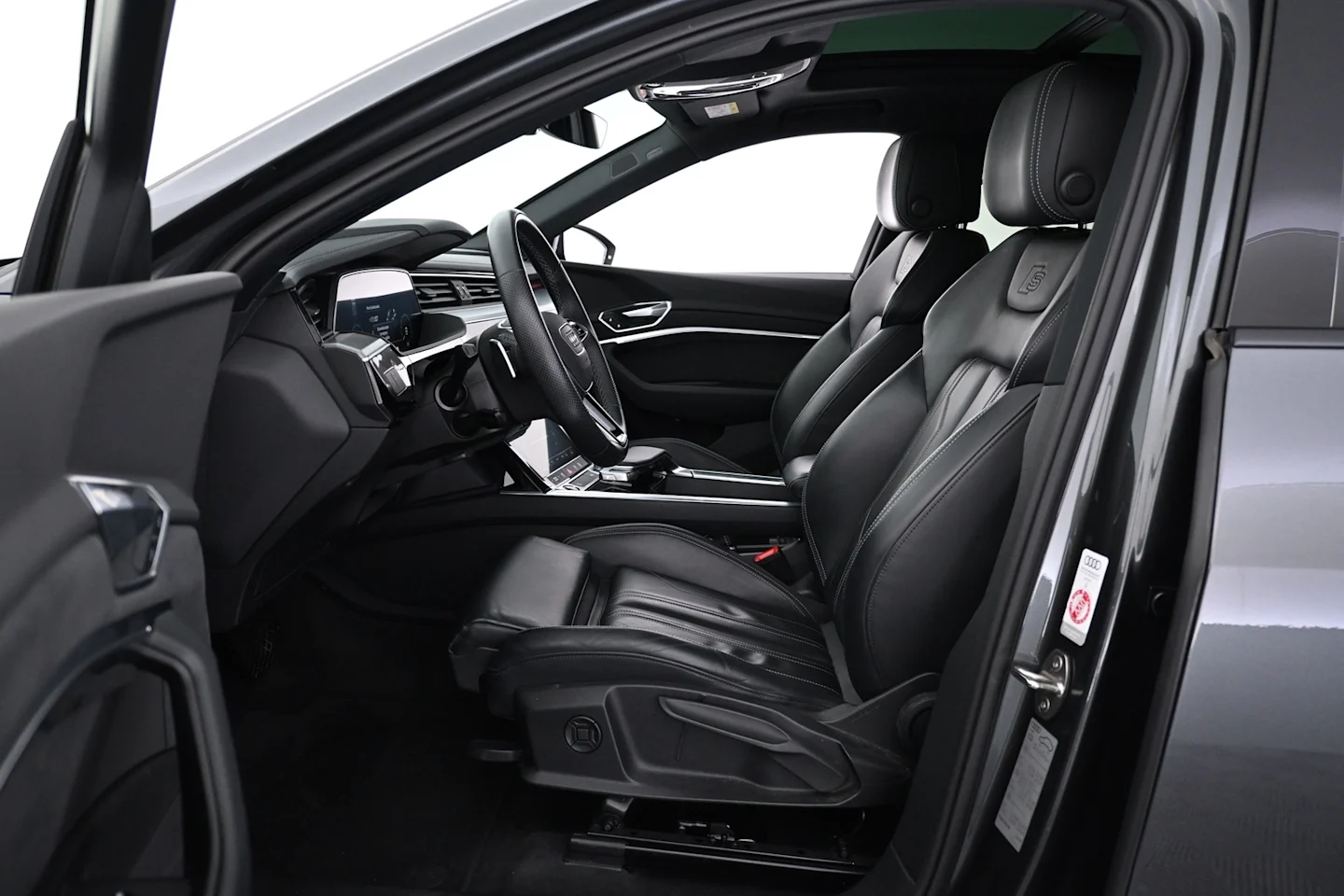 Car Image - 13qKRl2OPLxgjSBJBgMV9z