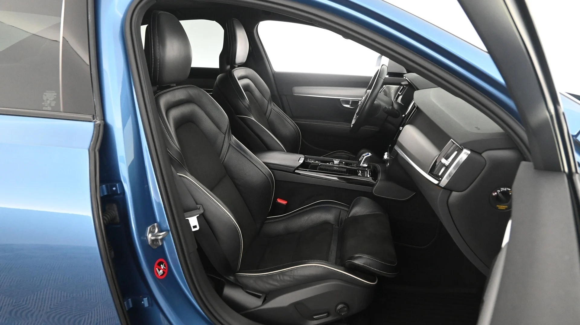 Car Image - zElXcsCM2oePgLDNFm0wc