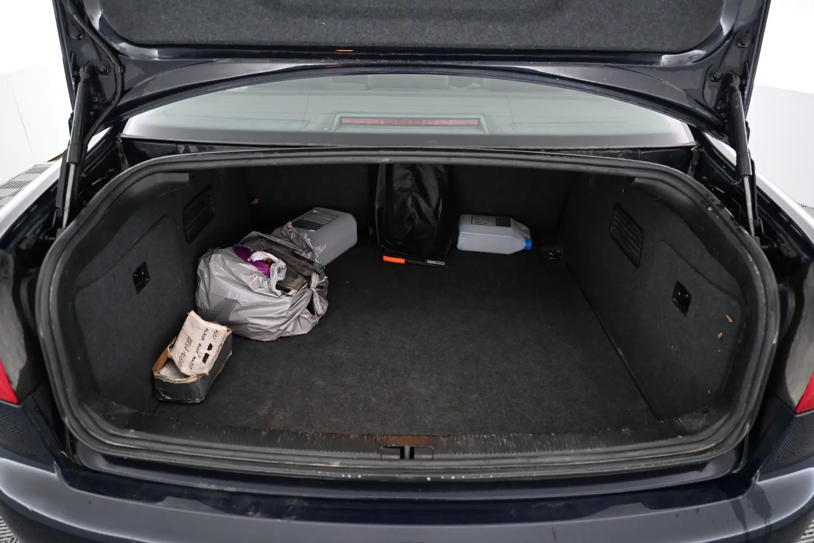 Car Image - 24xGJUJjM4DXAbuPrxcY0E