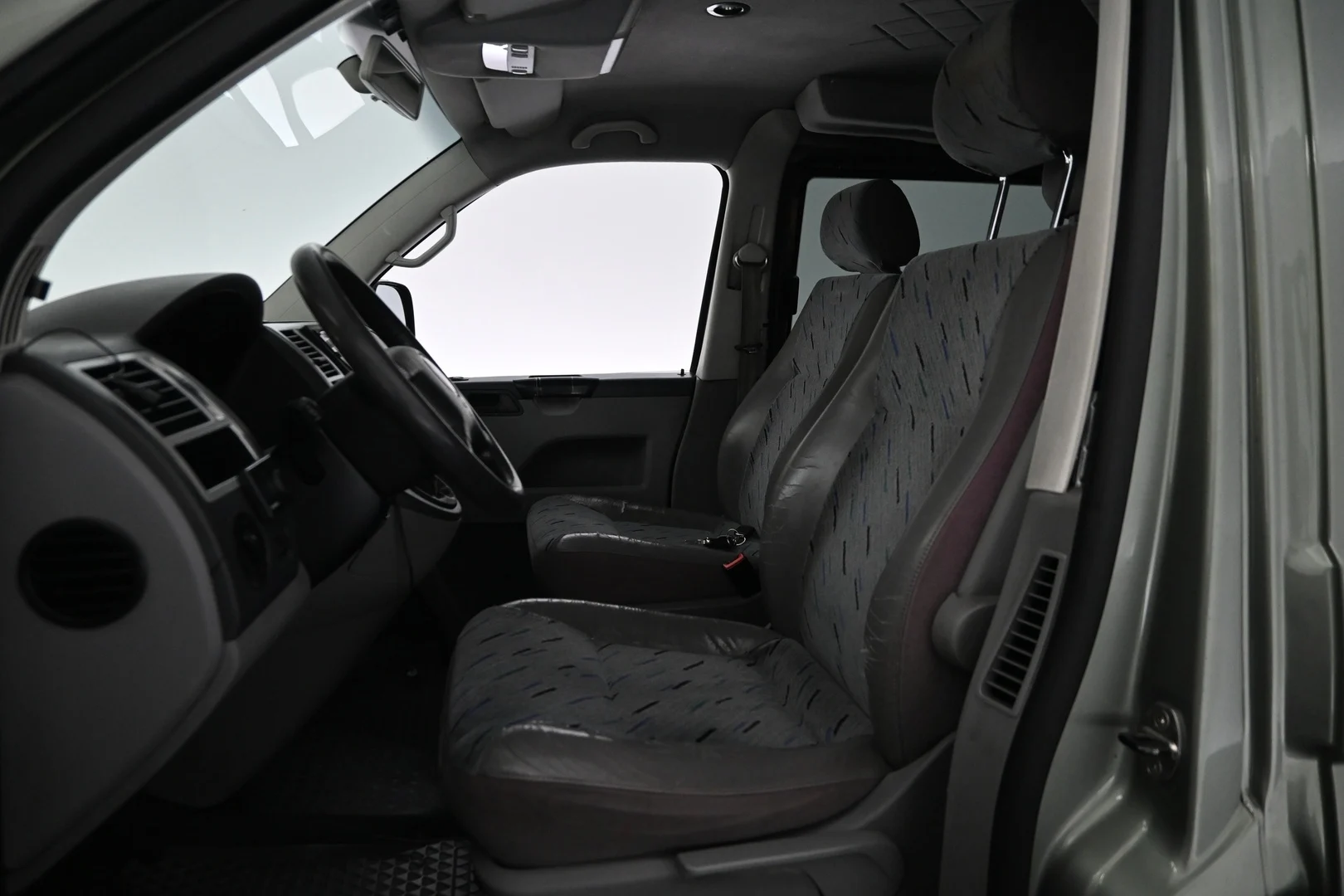 Car Image - 6P2ORH58YCqqdUK6oet6mA
