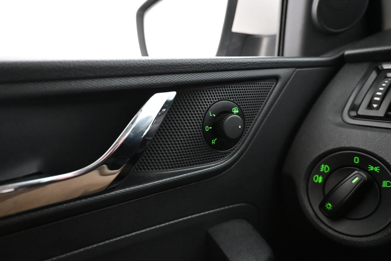 Car Image - 2EeDA5jOZG2oAd7uQ6SwdX