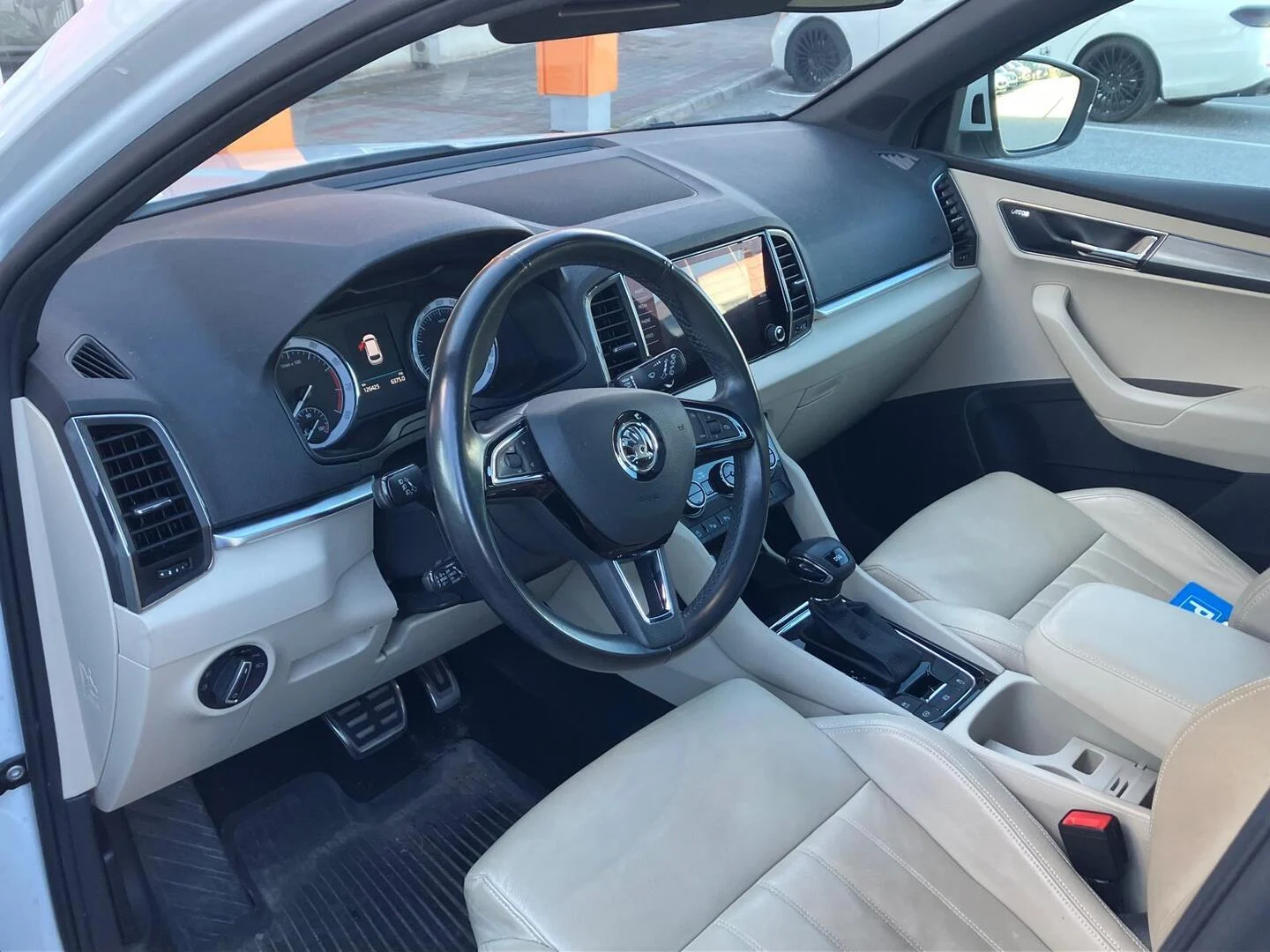Car Image - 2tbXpgsljlo8fvcXOFptb6